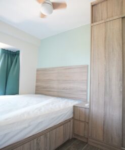 客人在睡房的訂造傢俬有: 睡房/ 床/ 床頭板/ 地台床/ 榻榻米/ 油壓床/ 睡房貯物櫃/ 衣櫃