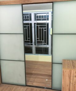 客人在睡房的訂造傢俬有: 房趟門/ 特色間房趟門/ 床/ 地台床/ 榻榻米/ 油壓床