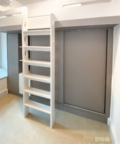 床下儲物櫃包含不同類型的儲物空間，掛衣區、層架、掩門櫃一一俱全，適合存放不同大小和類型的物品