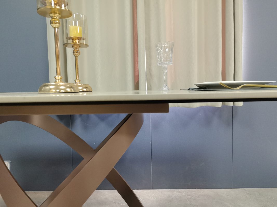 工廠實拍：Samson岩板雙環餐桌 (長枱版本)，1600mm長x900mm寬，如需長枱版本請向客服同事查詢。