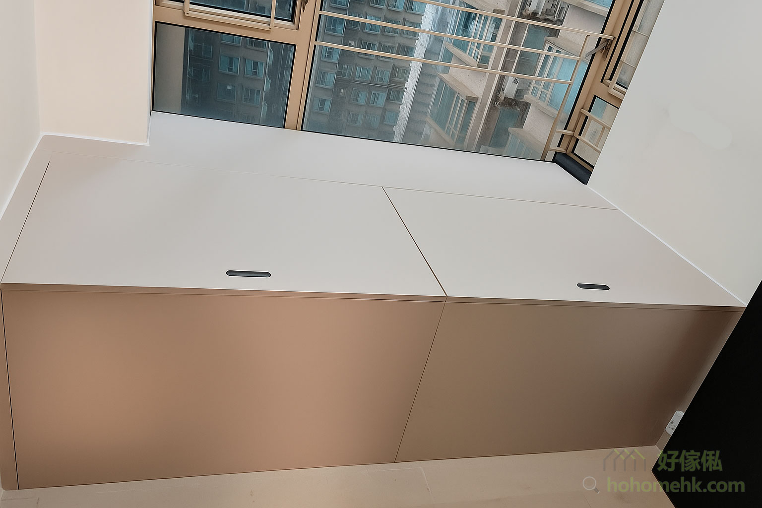 如果家中有大窗台,訂造一張窗台床是一個非常實用的方案。窗台床設計將零碎的窗台空間充分利用起來,爭取到一張大床的寬敞空間,不僅實用,還能修飾窗台,讓整體空間更具一體感。