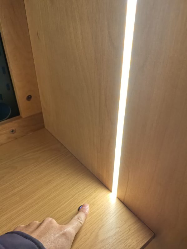 工廠實拍：Zipper雙開門實木收納櫃，原木色