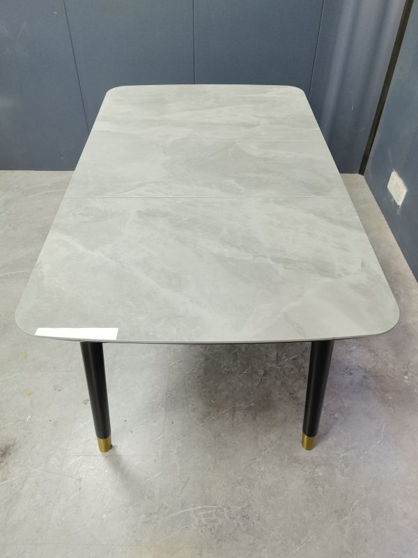 工廠實拍: Lillian實木岩板餐枱，收起0.9米，打開1.2米長，亮光意大利灰岩板，配黑腳