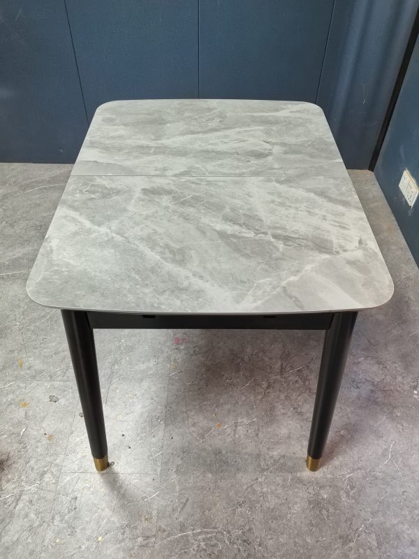 工廠實拍: Lillian實木岩板餐枱，收起0.9米，打開1.2米長，亮光意大利灰岩板，配黑腳