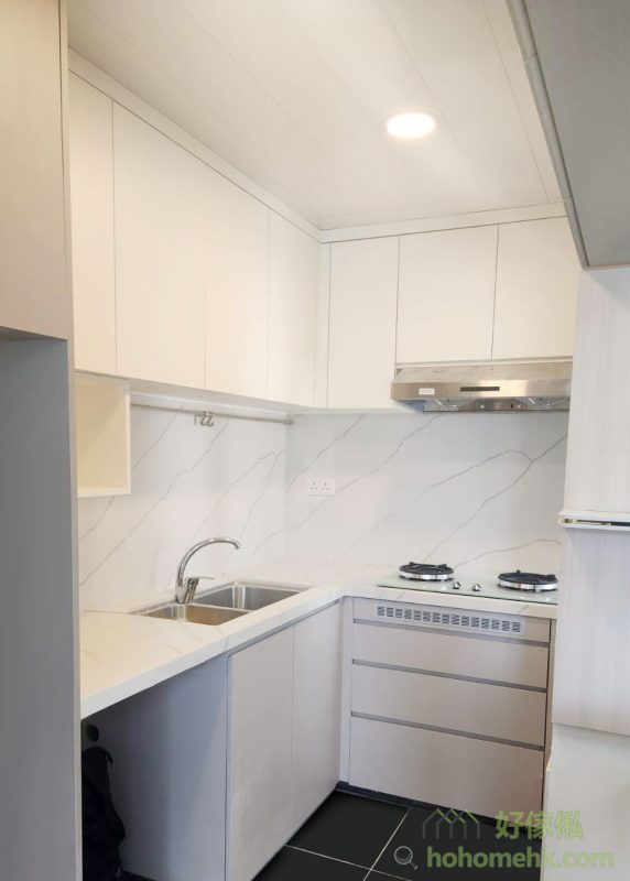 廚房及廁所鋁質假天花工程，可以考慮需不需要安裝天花式浴室寶或者抽油煙機走喉等，而決定廚廁要不要做假天花。