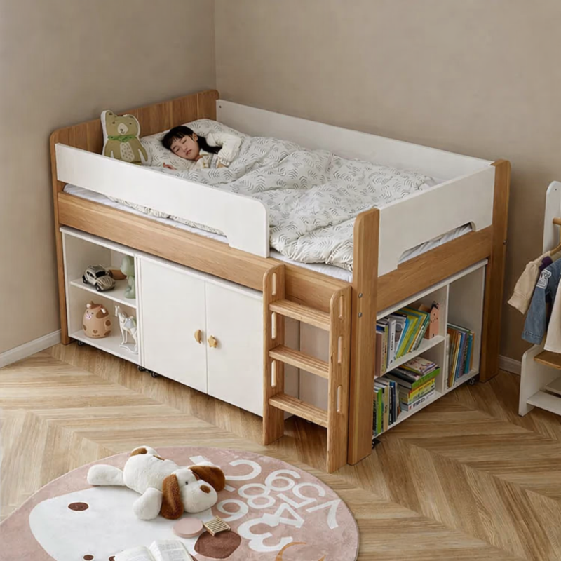 呢款組合床真係為香港細單位而設，占地唔大，但功能好齊。上面瞓覺，下面就係收納同活動空間，小朋友有自己嘅小天地，屋企即刻用得盡啲，唔再覺得逼。