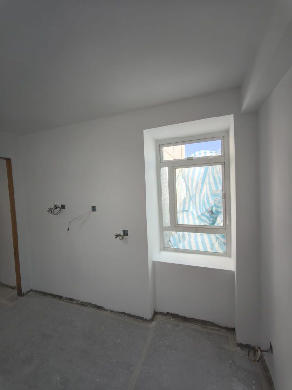 城市花園全屋剷底批灰油油完成！