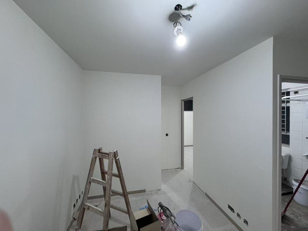 東涌翔東邨全屋剷底批灰油油完成！