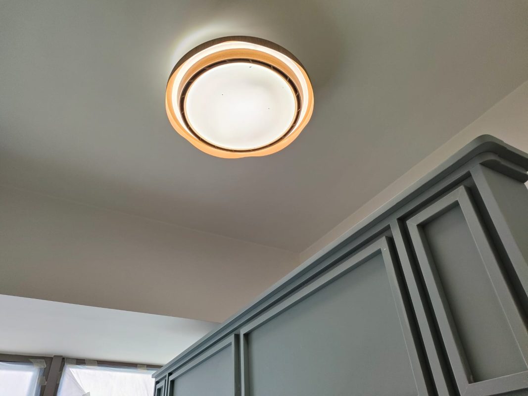 全屋燈具安裝服務，裝修客戶如果有天花燈或壁燈等燈具需要安裝，都可以連同裝修工程一齊處理。